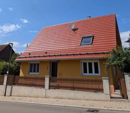 Foto - Haus zum Kaufen in Asselfingen 299.000,00 € 122 m²
