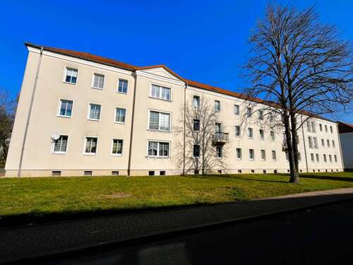 Foto - Wohnung zum Mieten in Braunsbedra 394,00 € 65.56 m²