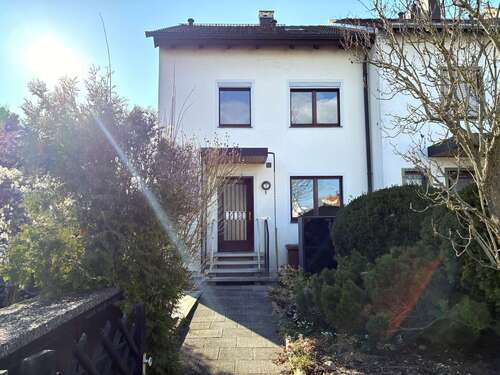 Foto - Haus zum Mieten in Oberasbach 1.100,00 € 115 m²