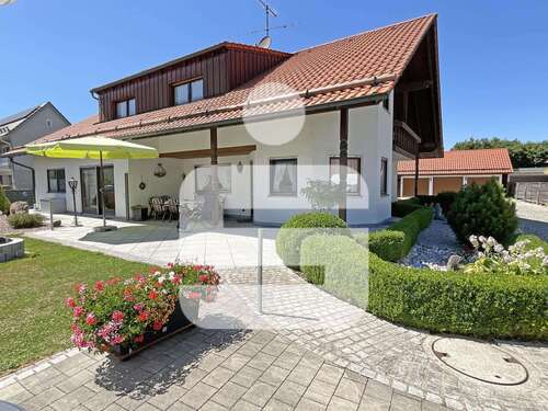 Foto - Haus zum Kaufen in Jengen 970.000,00 € 227 m²