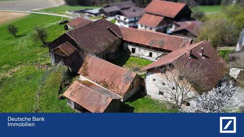 Foto - Haus zum Kaufen in Tittling 259.000,00 € 243 m²