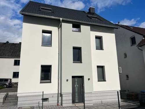 Foto - Haus zum Kaufen in Lahnau 495.000,00 € 148 m²