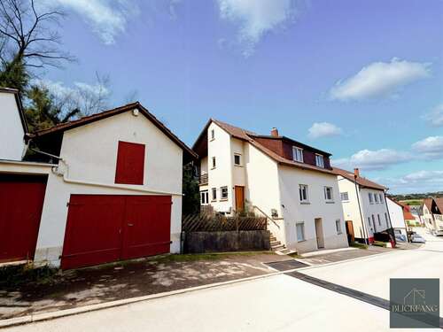 Foto - Haus zum Kaufen in Sachsenheim 339.000,00 € 140 m²