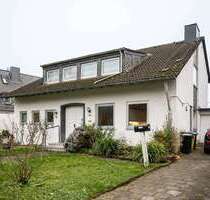 Haus zum Kaufen in Düsseldorf 985.000,00 € 239.97 m²