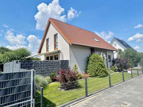 Foto - Haus zum Kaufen in Lage 320.000,00 € 140.78 m²
