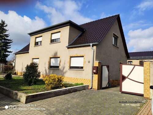 Foto - Haus zum Kaufen in Sandersdorf-Brehna 320.000,00 € 170 m²