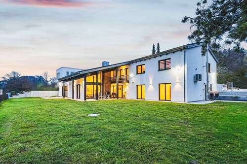 Foto - Haus zum Kaufen in Etterzhausen 2.750.000,00 € 480 m²