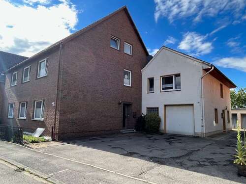 Foto - Haus zum Kaufen in Barntrup Alverdissen 190.000,00 € 244 m²