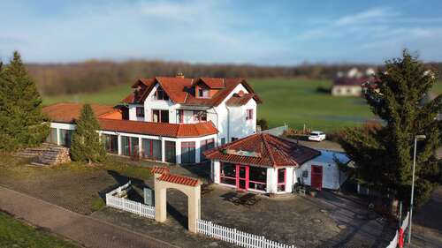 Foto - Haus zum Kaufen in Hohenstein 370.000,00 € 468 m²