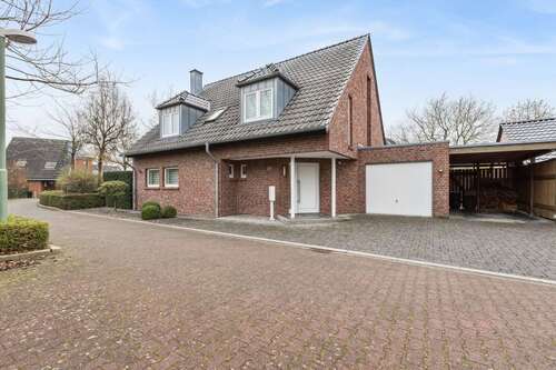 Foto - Haus zum Kaufen in Neuss - Schlicherum 990.000,00 € 196 m²