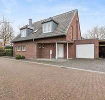 Haus zum Kaufen in Neuss - Schlicherum 990.000,00 € 196 m²