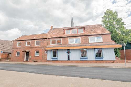 Foto - Haus zum Kaufen in Drochtersen 178.000,00 € 368 m²