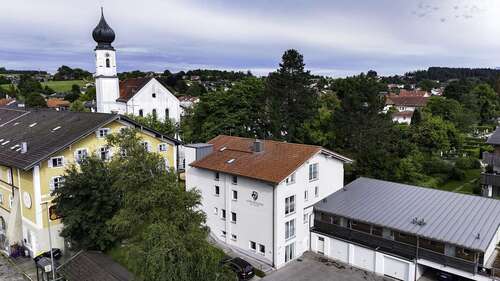 Foto - Haus zum Kaufen in Bad Endorf 2.315.000,00 € 610 m²