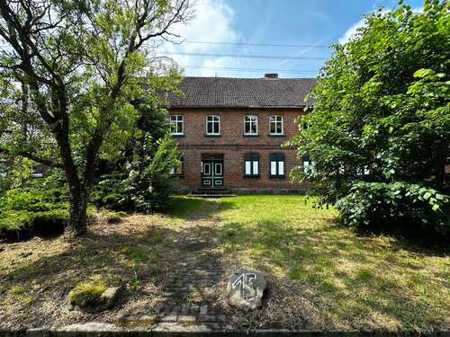 Foto - Haus zum Kaufen in Schwiesau 180.000,00 € 457 m²