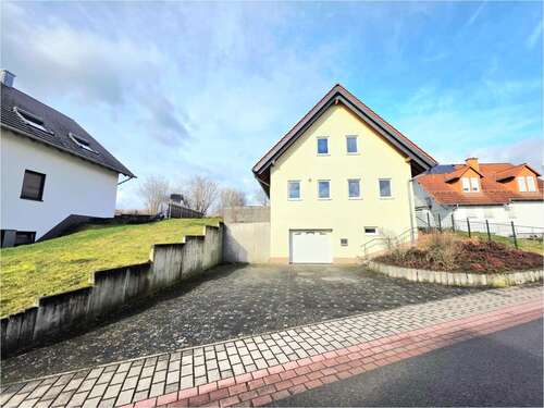 Foto - Haus zum Mieten in Kaiserslautern Erfenbach 2.300,00 € 146 m²