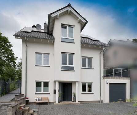 Foto - Haus zum Kaufen in Solingen 747.000,00 € 196 m²
