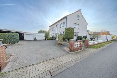 Foto - Haus zum Kaufen in Schloß Holte-Stukenbrock 489.000,00 € 260 m²