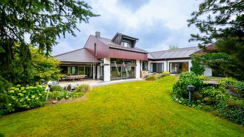 Foto - Haus zum Kaufen in Herrenberg 1.395.000,00 € 380.77 m²