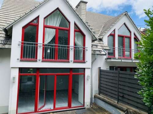 Foto - Haus zum Kaufen in Oberreifenberg 900.000,00 € 390 m²