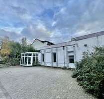 Halle in Düsseldorf 1.530,00 € 133 m²