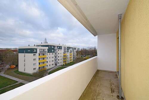 Foto - Wohnung zum Mieten in Halle (Saale) 394,44 € 63.11 m²