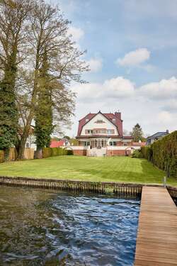 Foto - Haus zum Kaufen in Königs Wusterhausen 2.100.000,00 € 250 m²