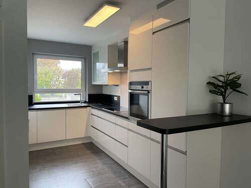 Foto - Haus zum Mieten in Landsberied 2.290,00 € 152 m²