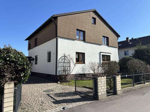Foto - Haus zum Kaufen in Tegernheim 735.000,00 € 170 m²