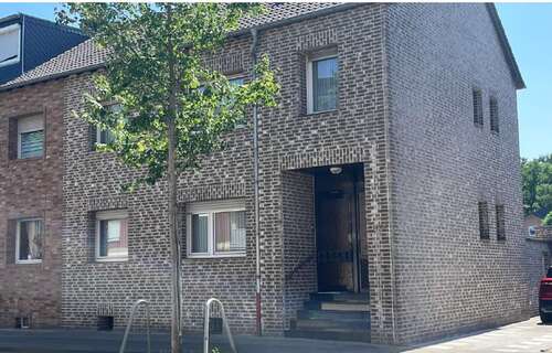 Foto - Haus zum Mieten in Eschweiler (Weisweiler) 1.500,00 € 152 m²