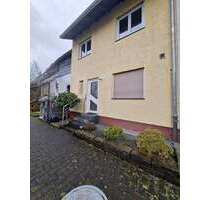 Haus zum Mieten in Obertshausen 1.500,00 € 111.42 m²