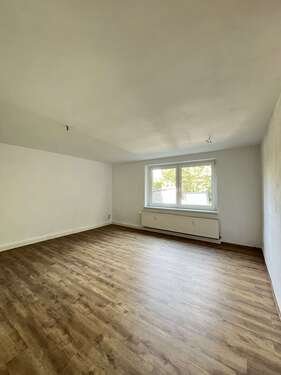 Foto - Wohnung zum Mieten in Hohndorf 300,00 € 64 m²