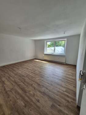 Foto - Wohnung zum Mieten in Hohndorf 300,00 € 64 m²