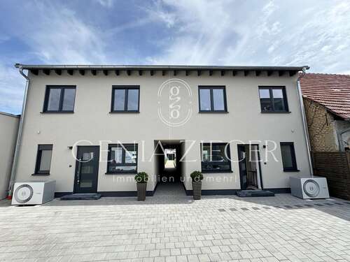 Foto - Haus zum Kaufen in Oberhausen-Rheinhausen 650.000,00 € 137.6 m²