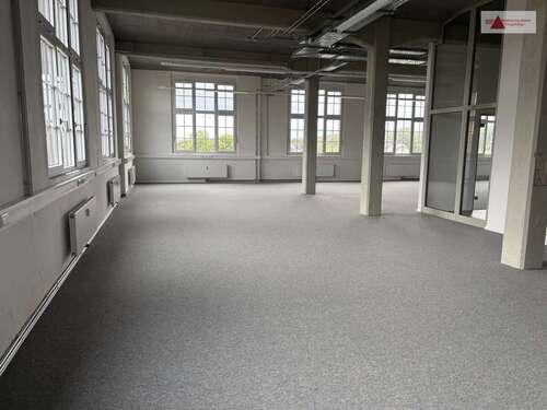 Foto - Büro in Zwönitz 1.453,92 € 223.68 m²