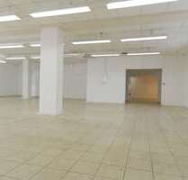 Halle in Berlin 2.220,00 € 296 m²
