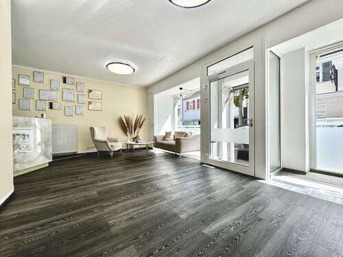 Foto - Büro in Lorsch 950,00 € 89 m² - 950,00&nbsp;EUR Kaltmiete, ca.&nbsp; 89,00&nbsp;m&sup2;