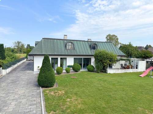 Foto - Haus zum Kaufen in Bienenbüttel 789.000,00 € 400 m²