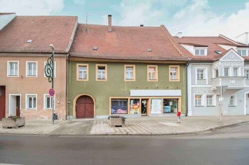 Foto - Haus zum Kaufen in Vilseck 189.000,00 € 240.28 m²