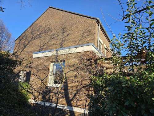 Foto - Haus zum Kaufen in Leverkusen 585.000,00 € 132 m²