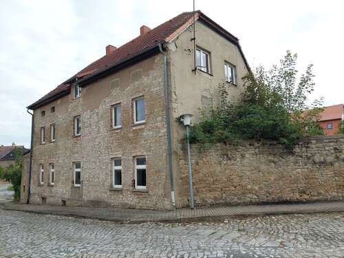 Foto - Haus zum Kaufen in Giersleben 99.000,00 € 238 m²