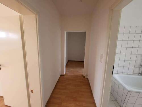 Foto - Wohnung zum Mieten in Laage 250,00 € 36.49 m²