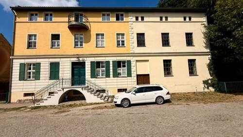 Foto - Haus zum Kaufen in Golzow 380.000,00 € 329 m²