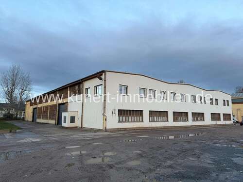 Foto - Halle in Halle 8.000,00 € 1600 m²