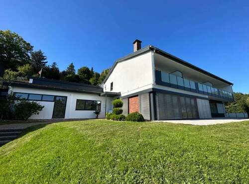 Foto - Haus zum Kaufen in Niederaula 769.000,00 € 545 m²