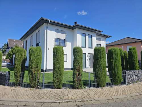 Foto - Haus zum Kaufen in Hanhofen 974.000,00 € 275 m²