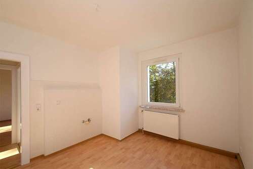 Foto - Wohnung zum Mieten in Halle (Saale) 266,40 € 37 m²