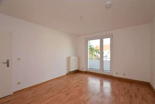 Foto - Wohnung zum Mieten in Halle (Saale) 338,82 € 50.57 m²