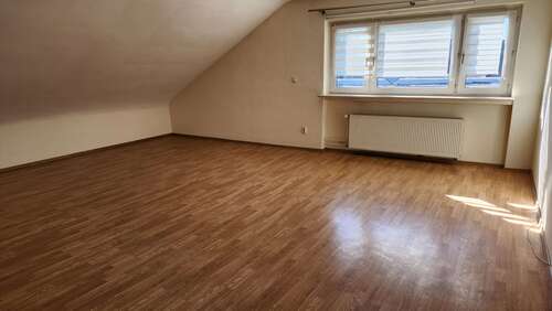 Foto - Wohnung zum Mieten in Frankfurt-Nieder-Erlenbach 850,00 € 80 m²