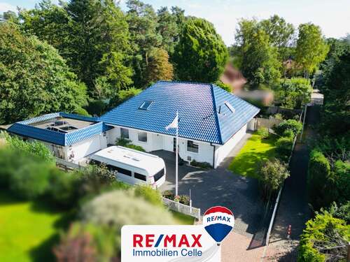 Foto - Haus zum Kaufen in Hambühren 520.000,00 € 240 m²