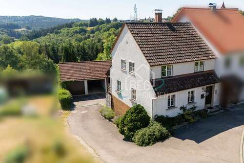Foto - Haus zum Kaufen in Adelmannsfelden 179.000,00 € 99 m²